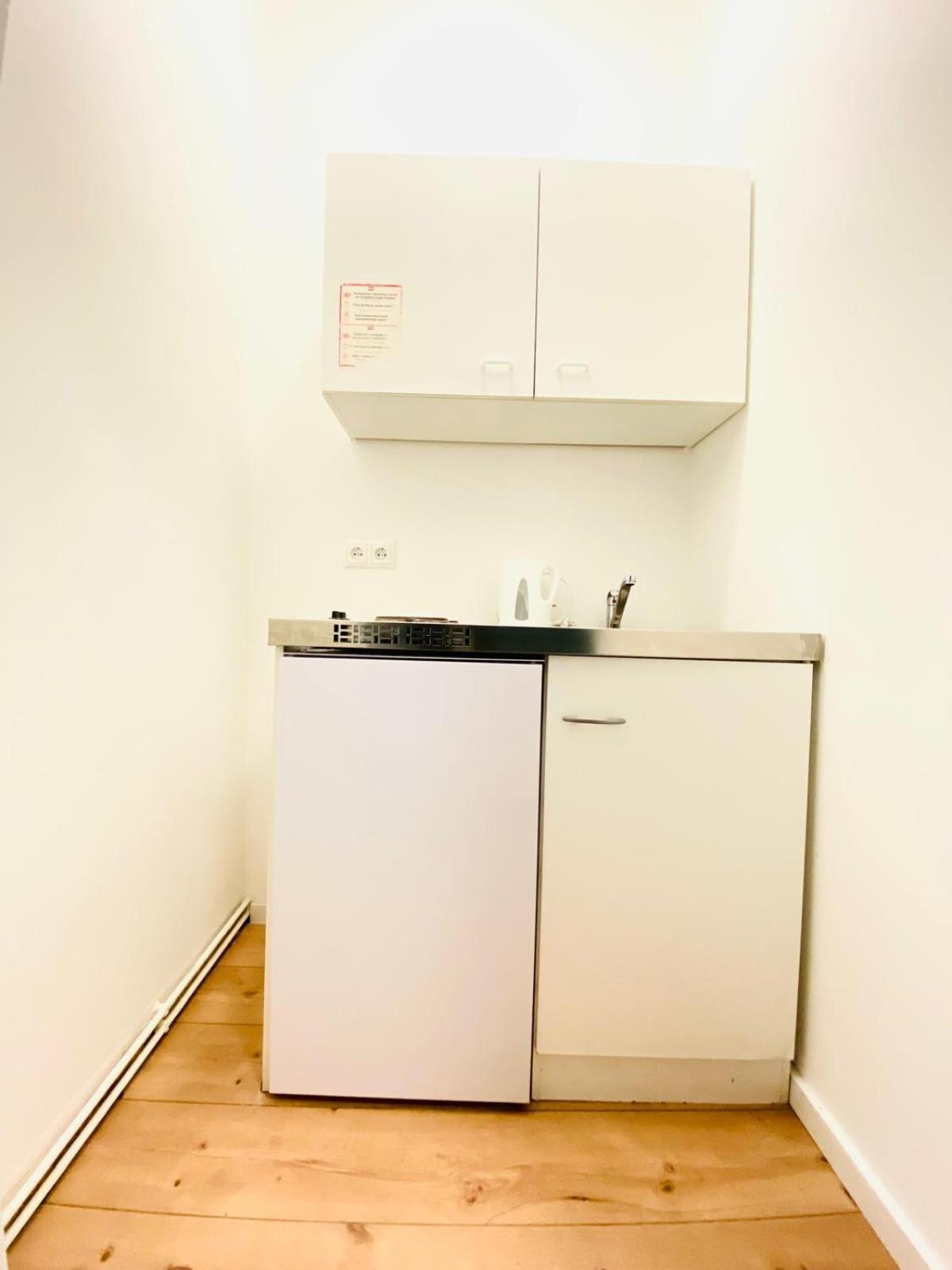 8 Fully Equipped Studio Shared Apt W Terrace Margareten Vienna Exterior photo