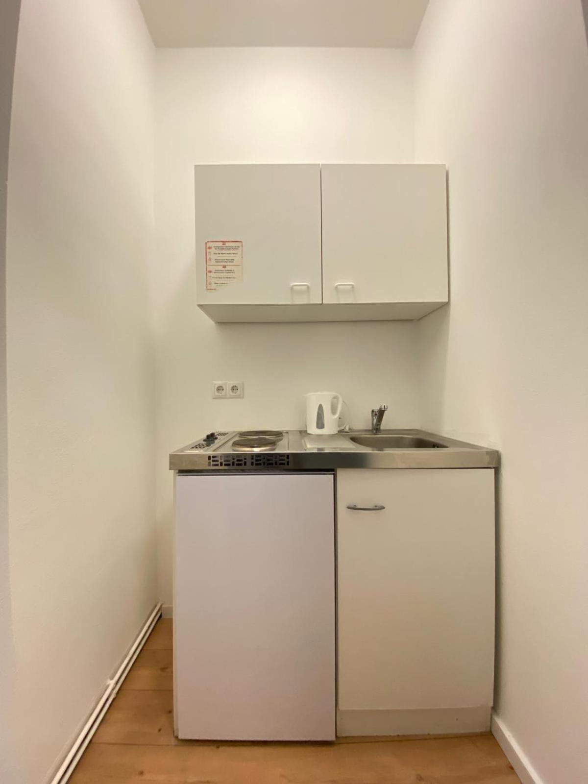 8 Fully Equipped Studio Shared Apt W Terrace Margareten Vienna Exterior photo