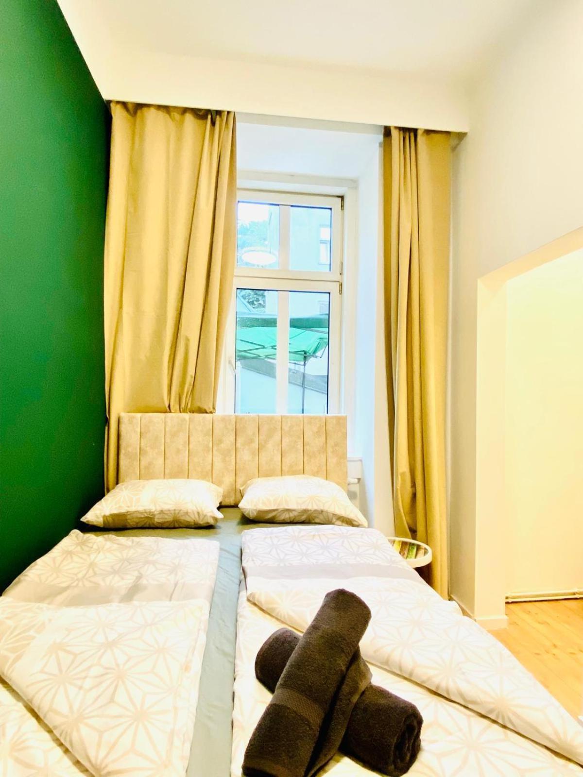 8 Fully Equipped Studio Shared Apt W Terrace Margareten Vienna Exterior photo