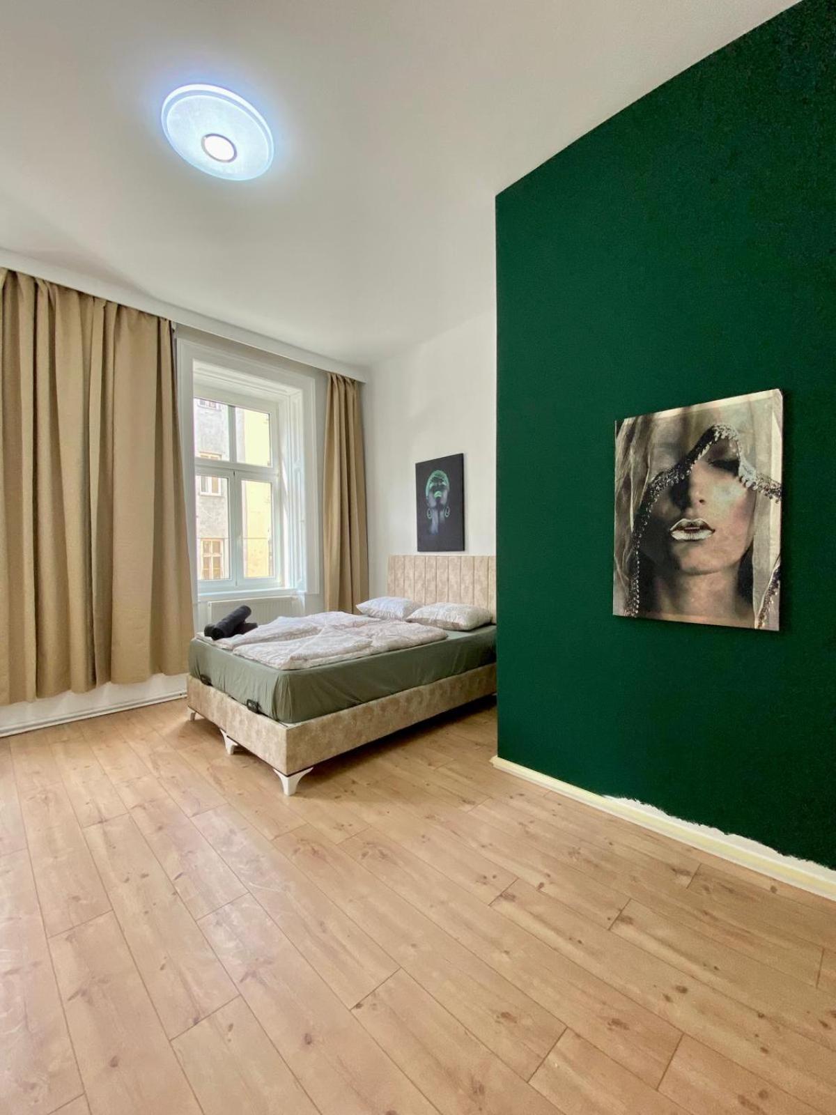 8 Fully Equipped Studio Shared Apt W Terrace Margareten Vienna Exterior photo