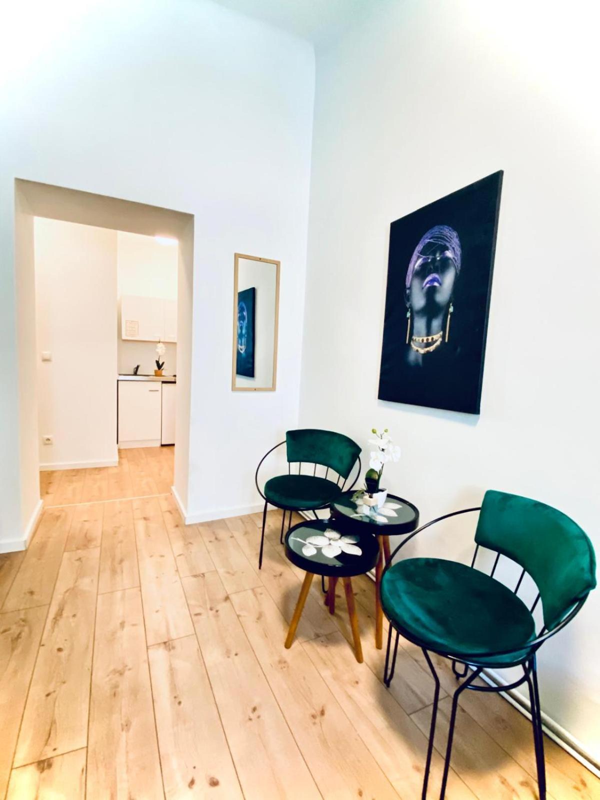 8 Fully Equipped Studio Shared Apt W Terrace Margareten Vienna Exterior photo